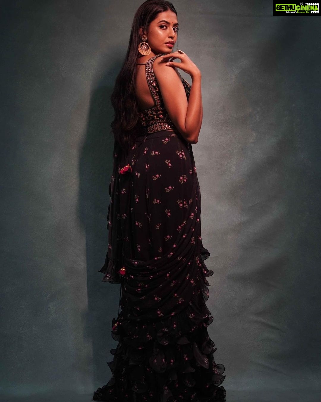 Shivani Rajashekar Instagram - Styled by @officialanahita Outfit: @keerthikadireofficial Pic: @abhishek_pallati @missindiaorg @vlccin @sephora_india @mojindia @rajnigandhasilverpearls #FeminaMissIndia2022 #JourneyToTheCrown #AndhraPradesh #Telangana #Tamilnadu #SouthZone #MissIndiaZones #DreamBelieveRealize #missindia2022shivani #missindia2022 #missindiashivanirajashekar #missandhrapradesh2022 #missap2022 #shivani4missindia #vlccfeminamissindia2022