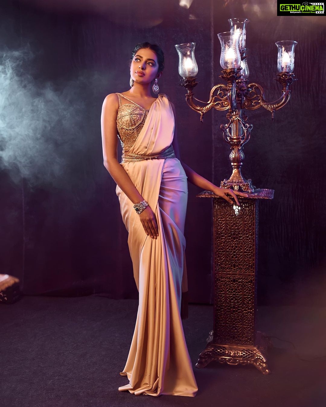 Shivani Rajashekar Instagram - Always honoured to Walk for @teach_for_change ๐ presented by @radhatmt Powered by: @thetribeconcepts Outfit: @shantanunikhil Jewellery: @hiyajewellers Footwear: @centroshoesindia Makeup: @sachindakoji @emraanartistry Styled by: @officialanahita Pics: @shreyansdungarwal Co-hosted by: @westinhyderabad Sponsored by @kamalwatchco @navaskinandbody Decor: @minttusarna #TeachForChange #pegateachforchange @missindiaorg @vlccin @sephora_india @mojindia @rajnigandhasilverpearls #FeminaMissIndia2022 #JourneyToTheCrown #AndhraPradesh #Telangana #Tamilnadu #SouthZone #MissIndiaZones #DreamBelieveRealize #missindia2022shivani #missindia2022 #missindiashivanirajashekar #missandhrapradesh2022 #missap2022 #shivani4missindia #vlccfeminamissindia2022