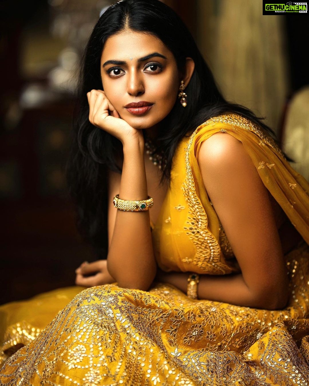 Shivani Rajashekar Instagram - Andariki Vinayaka chavithi subhakankshalu ππ€π Wearing @originshyderabad Styled by @aayeshaa.mariam Jewellery @radhikadiamonds Pc @karteeksivagouni @missindiaorg @vlccin @sephora_india @mojindia @rajnigandhasilverpearls #FeminaMissIndia2022 #JourneyToTheCrown #AndhraPradesh #Telangana #Tamilnadu #SouthZone #MissIndiaZones #DreamBelieveRealize #missindia2022shivani #missindia2022 #missindiashivanirajashekar #missandhrapradesh2022 #missap2022 #shivani4missindia #vlccfeminamissindia2022