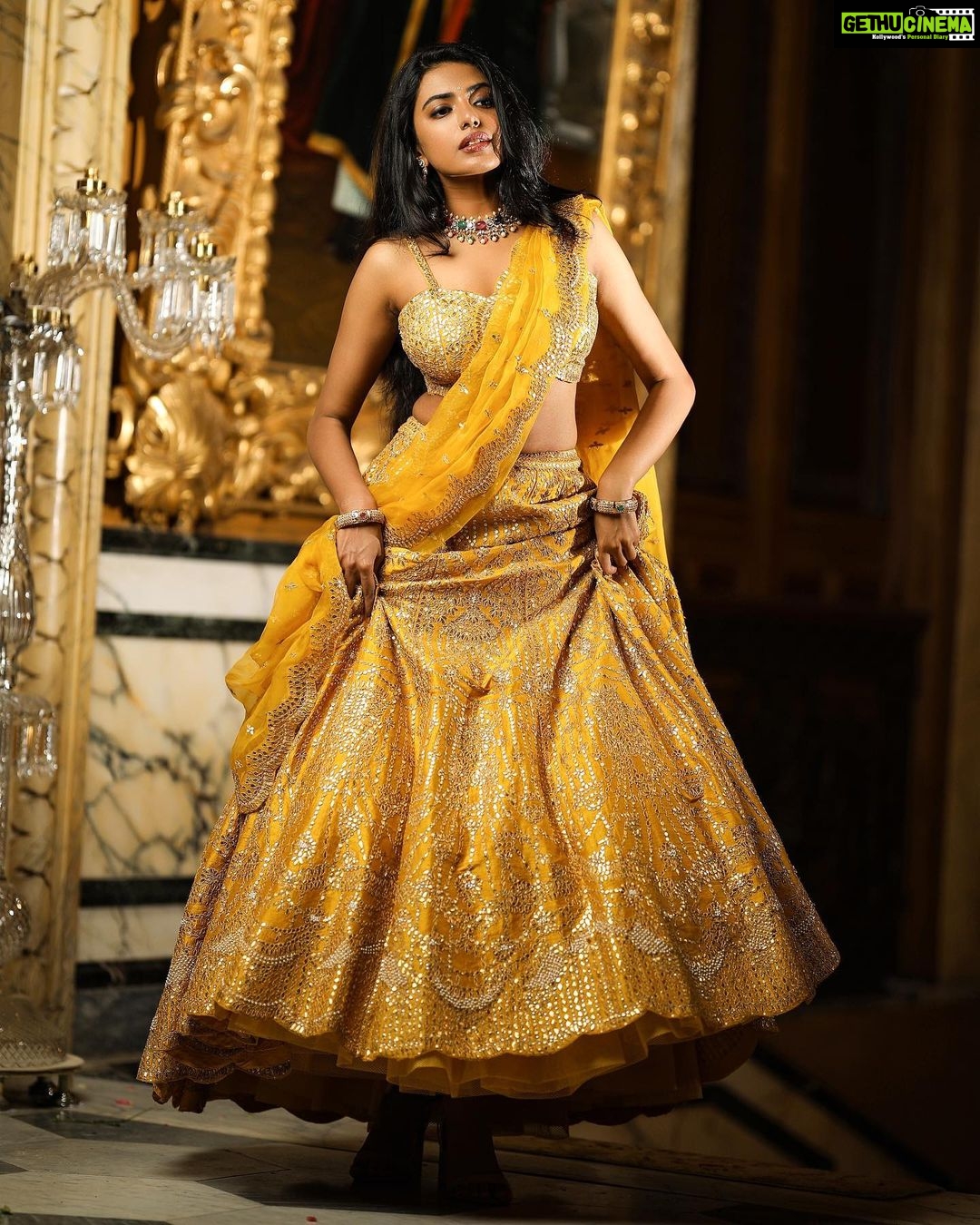 Shivani Rajashekar Instagram - Wearing @originshyderabad Styled by @aayeshaa.mariam Jewellery @radhikadiamonds Pc @karteeksivagouni @missindiaorg @vlccin @sephora_india @mojindia @rajnigandhasilverpearls #FeminaMissIndia2022 #JourneyToTheCrown #AndhraPradesh #Telangana #Tamilnadu #SouthZone #MissIndiaZones #DreamBelieveRealize #missindia2022shivani #missindia2022 #missindiashivanirajashekar #missandhrapradesh2022 #missap2022 #shivani4missindia #vlccfeminamissindia2022