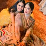 Shivani Rajashekar Instagram - Photo Dump from the #BigFatEngagement 😎🥂💃🏻 #Anuanvumanasa ❤️ #TeamBride #Bridesmaids #bffs #girlgang