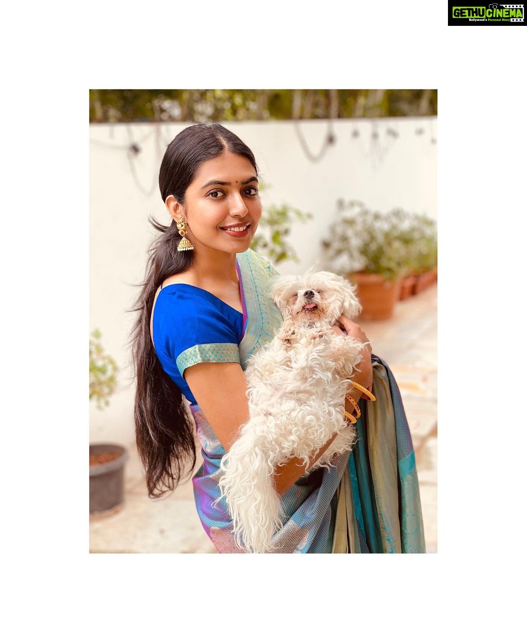 Shivani Rajashekar Instagram - Thatโs ola for u guys ๐ถ To bring some smiles ๐ Pc @yourseesha ๐