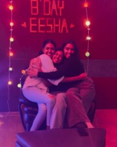Shivani Rajashekar Instagram - Happy Birthday Darling @yourseesha ❤️🤗😘🎉🎊🎂❤️ love u so much 💞 #peaches Becs u love it 💁🏻‍♀️
