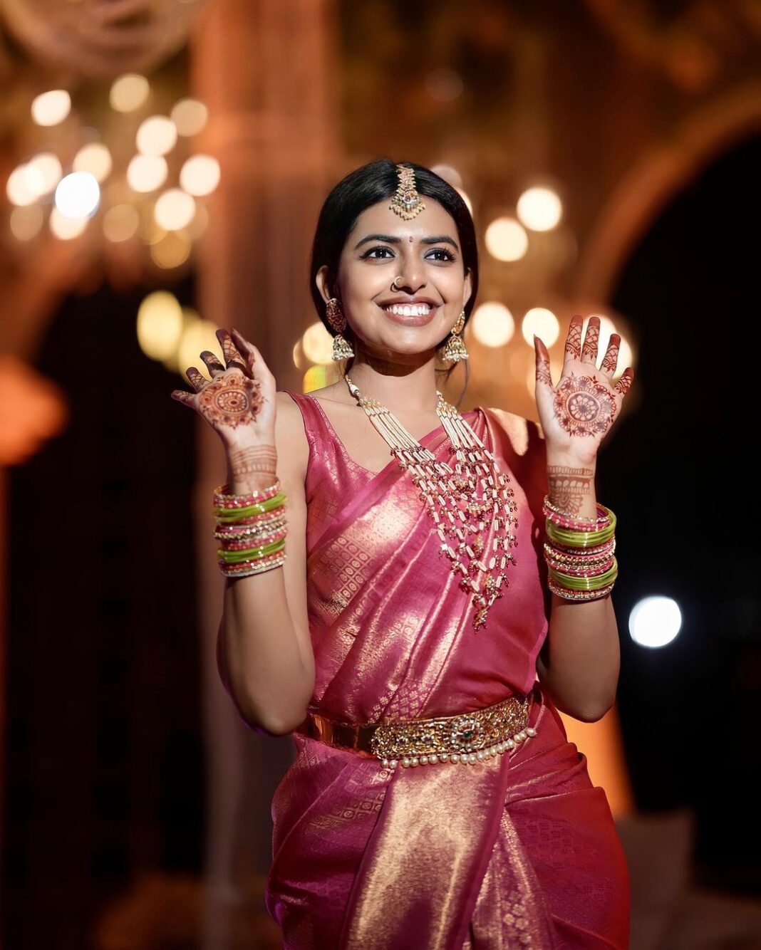 Shivani Rajashekar Instagram - Andariki Makara Sankranthi Subhakankshalu ๐พ๐ช
Ellorkum Pongal Vazhthukkal ๐ช๐พ
Jewellery @mangatraineeraj
Pc @d.y.o_photography
Ps - photo pettadam marchipoya..anduke late ayyindi ๐
#sankranthi #pongal
@missindiaorg @vlccin @sephora_india @mojindia @rajnigandhasilverpearls
#FeminaMissIndia2022 #JourneyToTheCrown #AndhraPradesh #Telangana #Tamilnadu #SouthZone #MissIndiaZones #DreamBelieveRealize
#missindia2022shivani
#missindia2022
#missindiashivanirajashekar
#missandhrapradesh2022
#missap2022
#shivani4missindia
#vlccfeminamissindia2022 Shivani Rajashekar Instagram - Andariki Makara Sankranthi Subhakankshalu ๐พ๐ช Ellorkum Pongal Vazhthukkal ๐ช๐พ Jewellery @mangatraineeraj Pc @d.y.o_photography Ps - photo pettadam marchipoya..anduke late ayyindi ๐ #sankranthi #pongal @missindiaorg @vlccin @sephora_india @mojindia @rajnigandhasilverpearls #FeminaMissIndia2022 #JourneyToTheCrown #AndhraPradesh #Telangana #Tamilnadu #SouthZone #MissIndiaZones #DreamBelieveRealize #missindia2022shivani #missindia2022 #missindiashivanirajashekar #missandhrapradesh2022 #missap2022 #shivani4missindia #vlccfeminamissindia2022