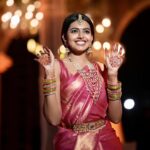 Shivani Rajashekar Instagram - Andariki Makara Sankranthi Subhakankshalu 🌾🪁 Ellorkum Pongal Vazhthukkal 🪁🌾 Jewellery @mangatraineeraj Pc @d.y.o_photography Ps - photo pettadam marchipoya..anduke late ayyindi 🙈 #sankranthi #pongal @missindiaorg @vlccin @sephora_india @mojindia @rajnigandhasilverpearls #FeminaMissIndia2022 #JourneyToTheCrown #AndhraPradesh #Telangana #Tamilnadu #SouthZone #MissIndiaZones #DreamBelieveRealize #missindia2022shivani #missindia2022 #missindiashivanirajashekar #missandhrapradesh2022 #missap2022 #shivani4missindia #vlccfeminamissindia2022