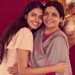 Shivani Rajashekar Instagram - Familiaaa 💞 #tbt #bday #allaboutmybirthday 🤓