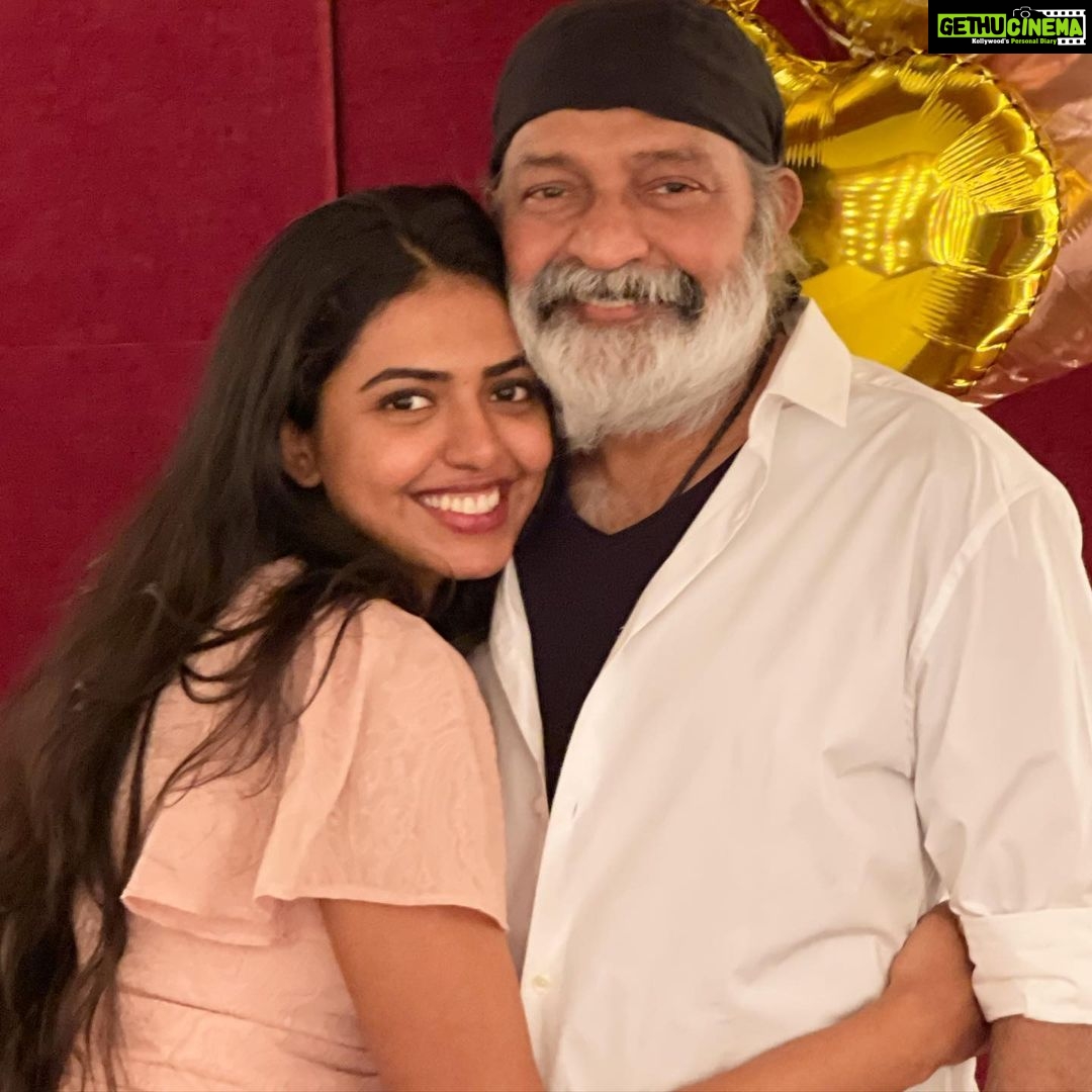 Shivani Rajashekar Instagram - Familiaaa 💞 #tbt #bday #allaboutmybirthday 🤓