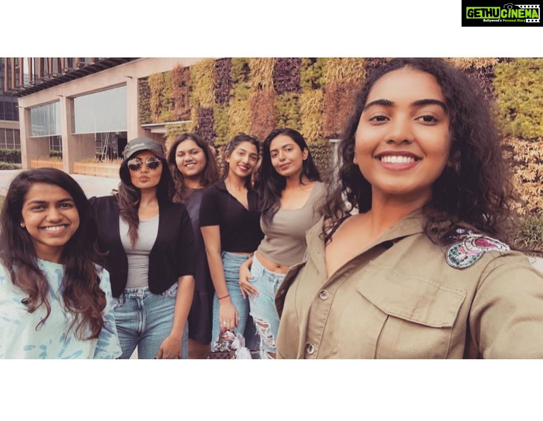Shivani Rajashekar Instagram - #tbtDubai 🗽