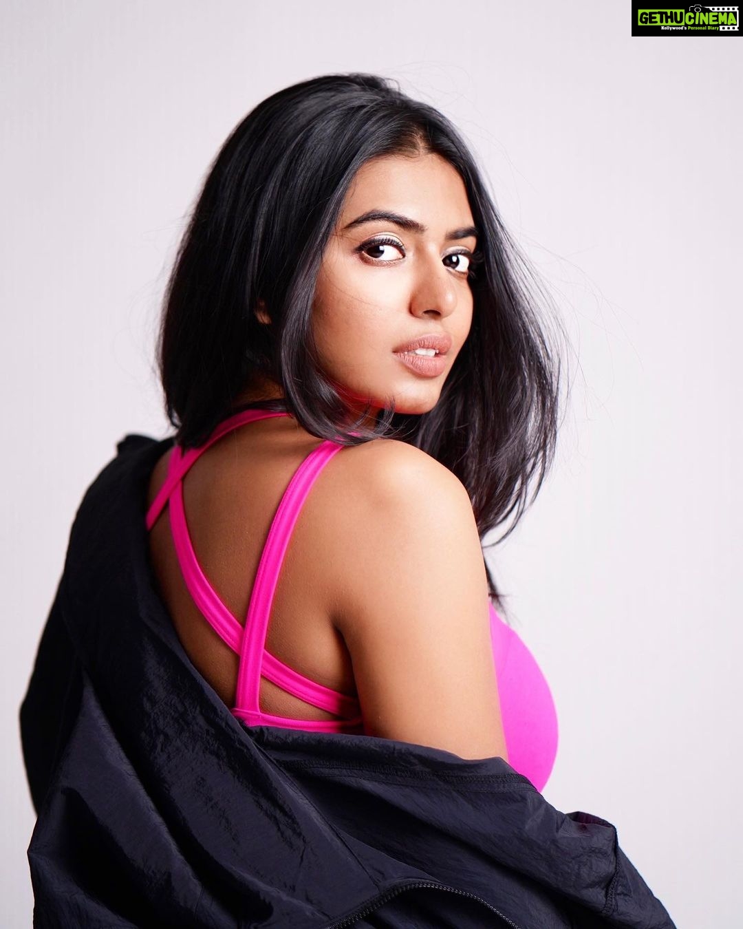 Shivani Rajashekar Instagram - Styling @lankasanthoshi š Pc @dvs.photography @missindiaorg @vlccin @sephora_india @mojindia @rajnigandhasilverpearls #FeminaMissIndia2022 #JourneyToTheCrown #AndhraPradesh #Telangana #Tamilnadu #SouthZone #MissIndiaZones #DreamBelieveRealize #missindia2022shivani #missindia2022 #missindiashivanirajashekar #missandhrapradesh2022 #missap2022 #shivani4missindia #vlccfeminamissindia2022