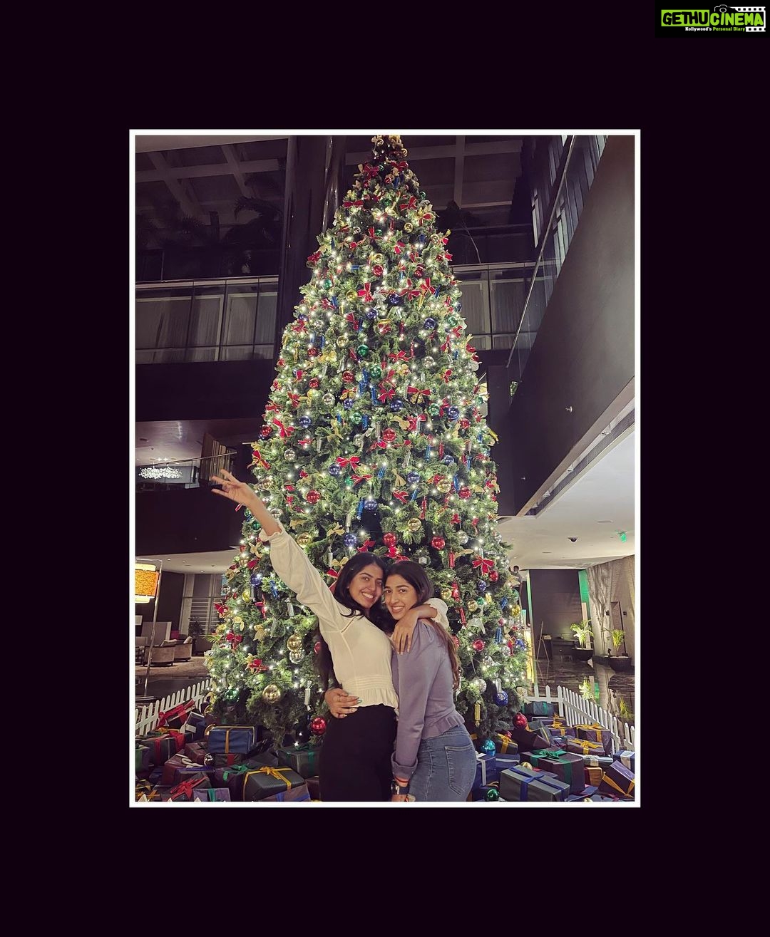 Shivani Rajashekar Instagram - #MerryChristmas people ❤️🥰🎄🦌🎅🏻