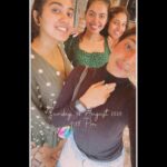 Shivani Rajashekar Instagram - I with My lovelies 👭👭💕💞 had some reallyyyy yummy Vegan food today🤓🤤😎 To all my fellow vegans , go try the best burger ever and lots more @theweekendcafe__ 😎 #plantbasedfood #saynotoanimalcruelty #veganism