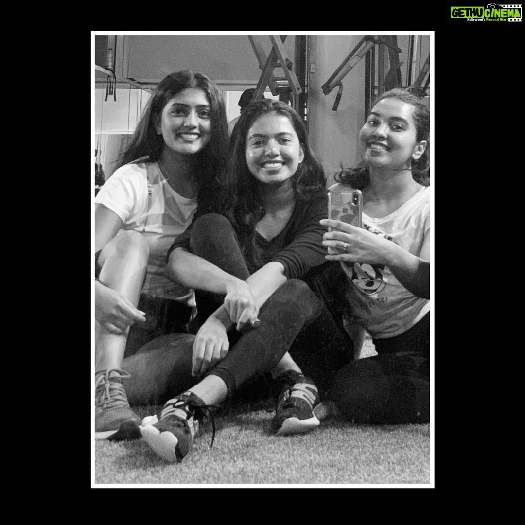 Shivani Rajashekar Instagram - Thanks for nominating me 🤗❤️🤗@kaavya.peddibhotla @manasat99 @shefalideora_ @yourseesha @shivathmikar Challenge Accepted! Strong women support eachother! Also train together💪 😋 #strongwomen #womenempowerment #blackandwhite