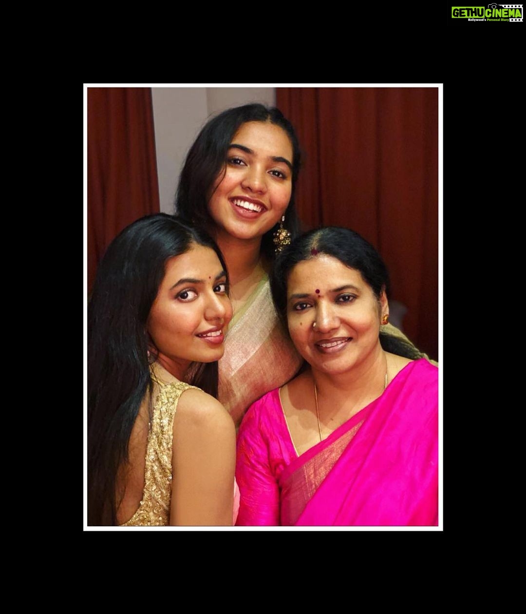 Shivani Rajashekar Instagram - Thatโs all the prettiness for now !๐ Pc @shriyagunashekar19 @esshithaguna ๐