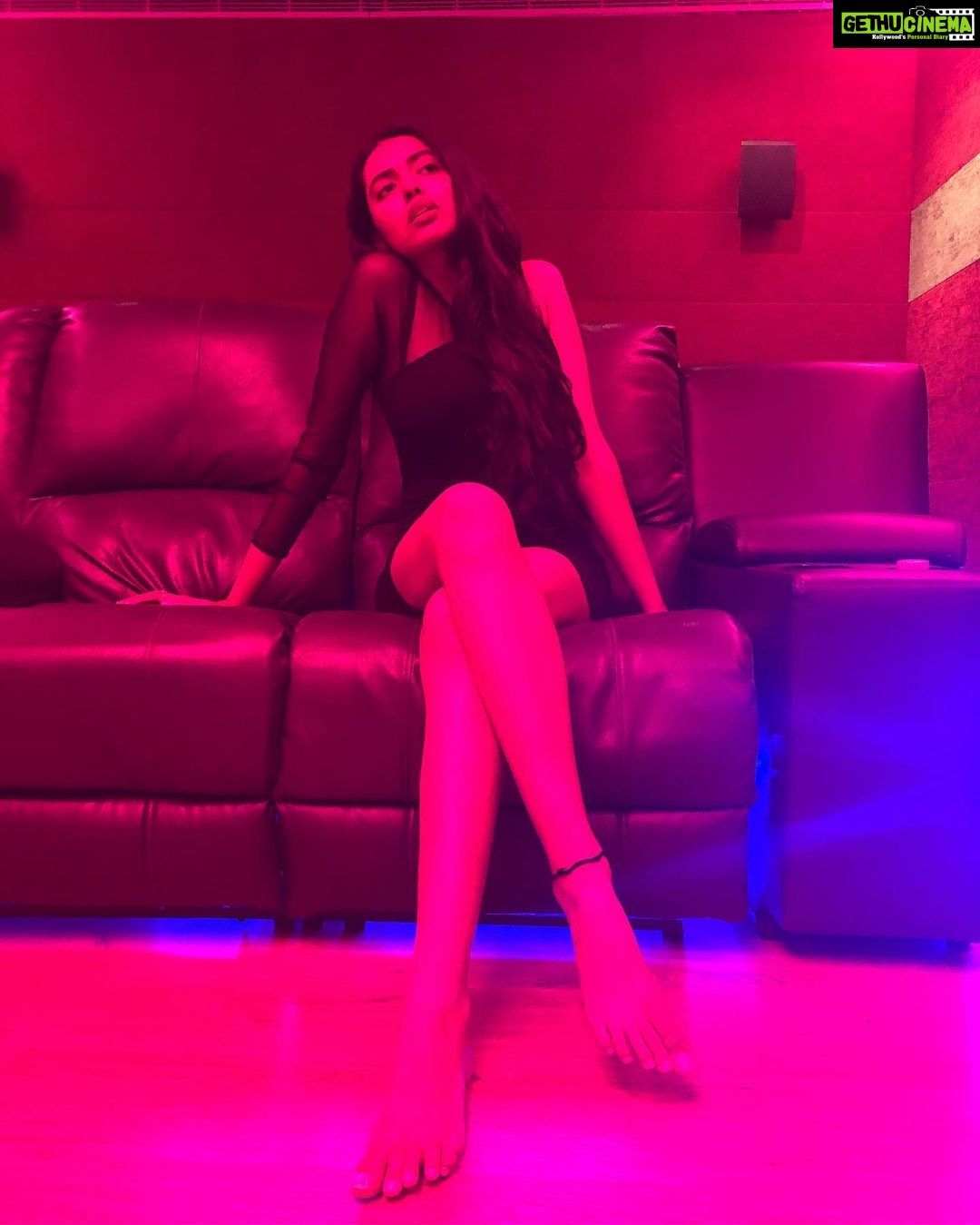 Shivani Rajashekar Instagram - So last night this happened Pc @shivathmikar @missindiaorg @vlccin @sephora_india @mojindia @rajnigandhasilverpearls #FeminaMissIndia2022 #JourneyToTheCrown #AndhraPradesh #Telangana #Tamilnadu #SouthZone #MissIndiaZones #DreamBelieveRealize #missindia2022shivani #missindia2022 #missindiashivanirajashekar #missandhrapradesh2022 #missap2022 #shivani4missindia #vlccfeminamissindia2022