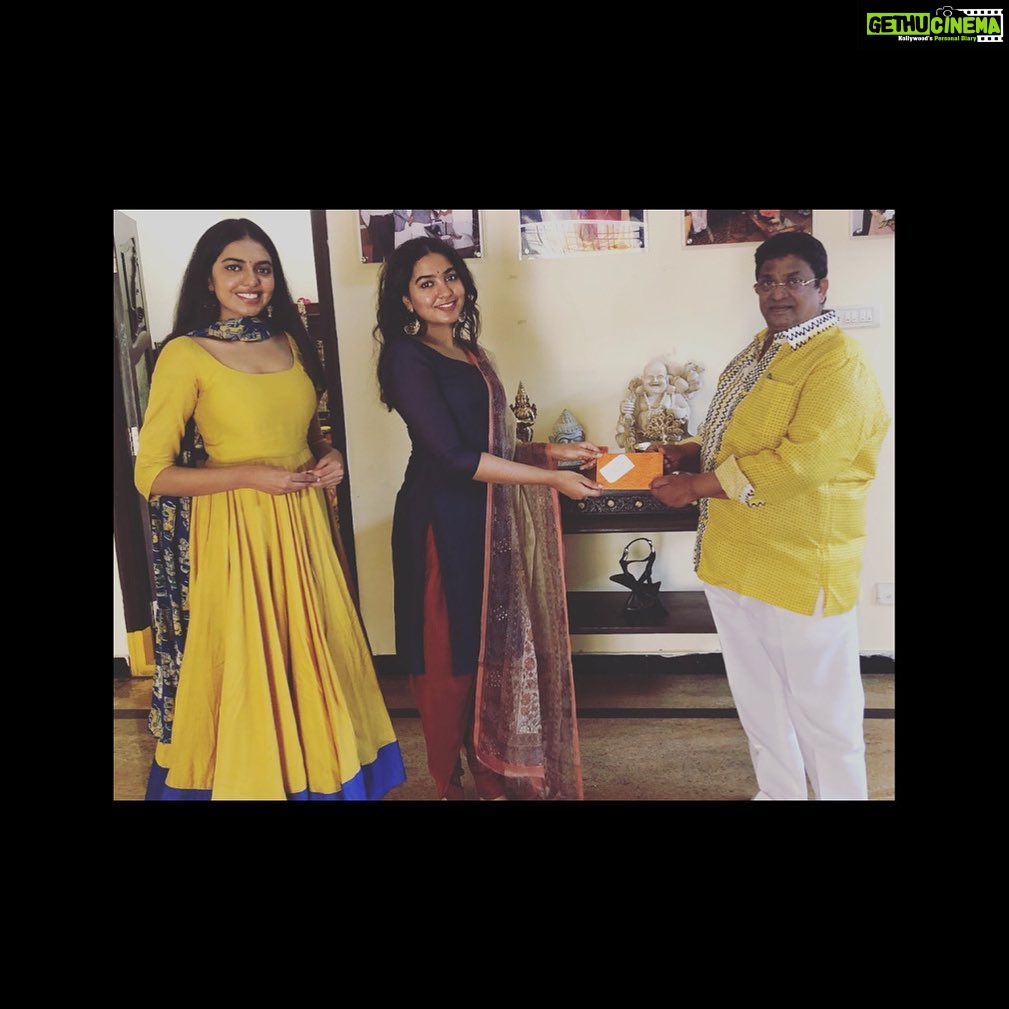Shivani Rajashekar Instagram - Also met C.Kalyan uncle and gave him the cheque of rs.2 lakhs for #CoronaCrisisCharity which @shivathmikar and I had announced earlier!