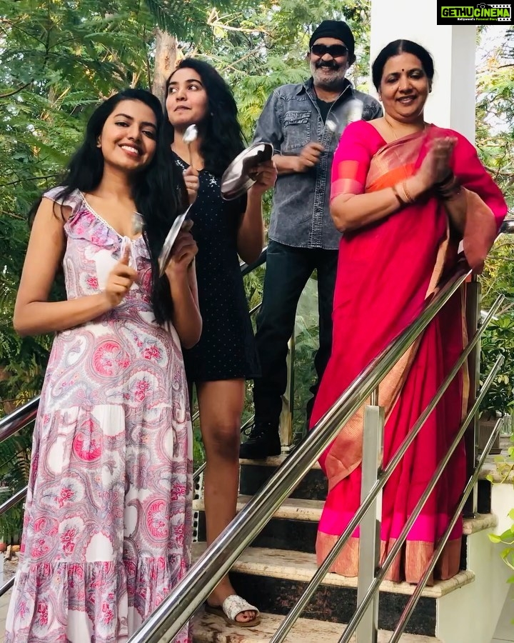 Shivani Rajashekar Instagram - DOCTORS ,HEALTH WORKERS,EVERY INDIVIDUAL OUT THERE FIGHTING FOR OUR HEALTH ...WE SALUTE YOU!
