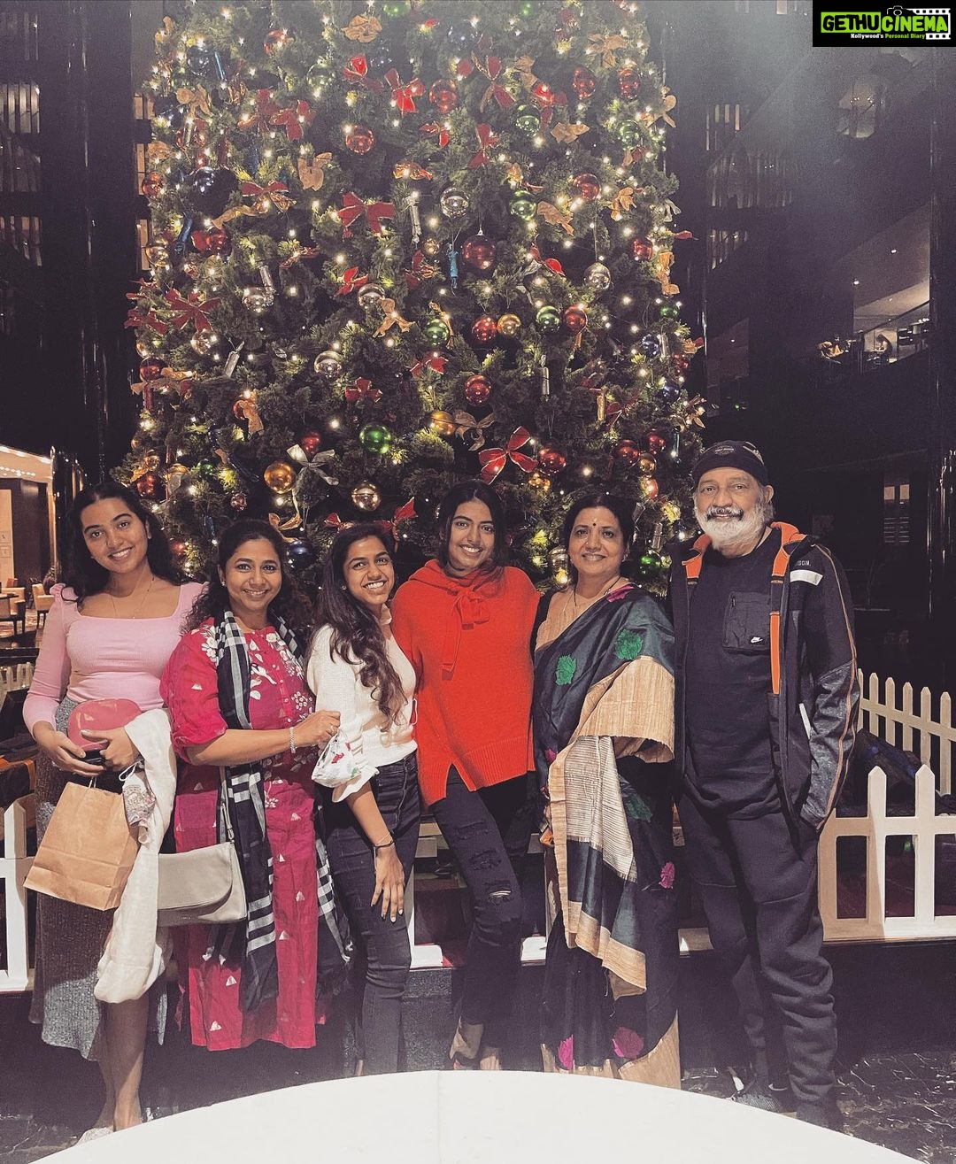 Shivani Rajashekar Instagram - #MerryChristmas people ❤️🥰🎄🦌🎅🏻