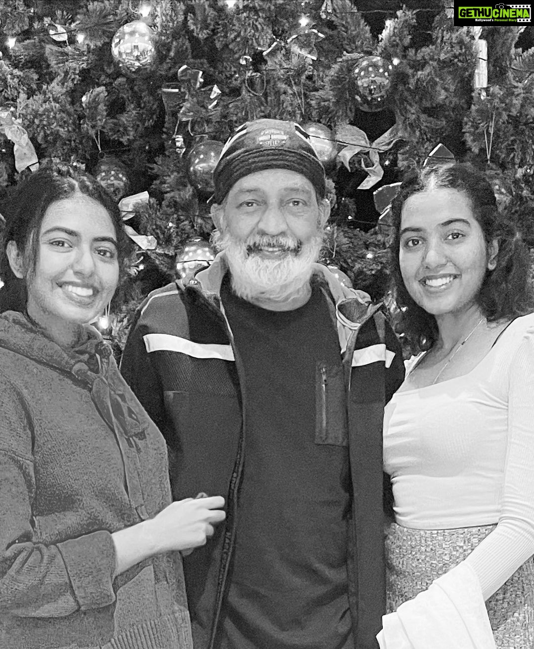Shivani Rajashekar Instagram - #MerryChristmas people ❤️🥰🎄🦌🎅🏻