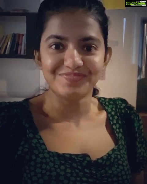 Shivani Rajashekar Instagram - I with My lovelies ππππ had some reallyyyy yummy Vegan food todayπ€π€€π To all my fellow vegans , go try the best burger ever and lots more @theweekendcafe__ π #plantbasedfood #saynotoanimalcruelty #veganism