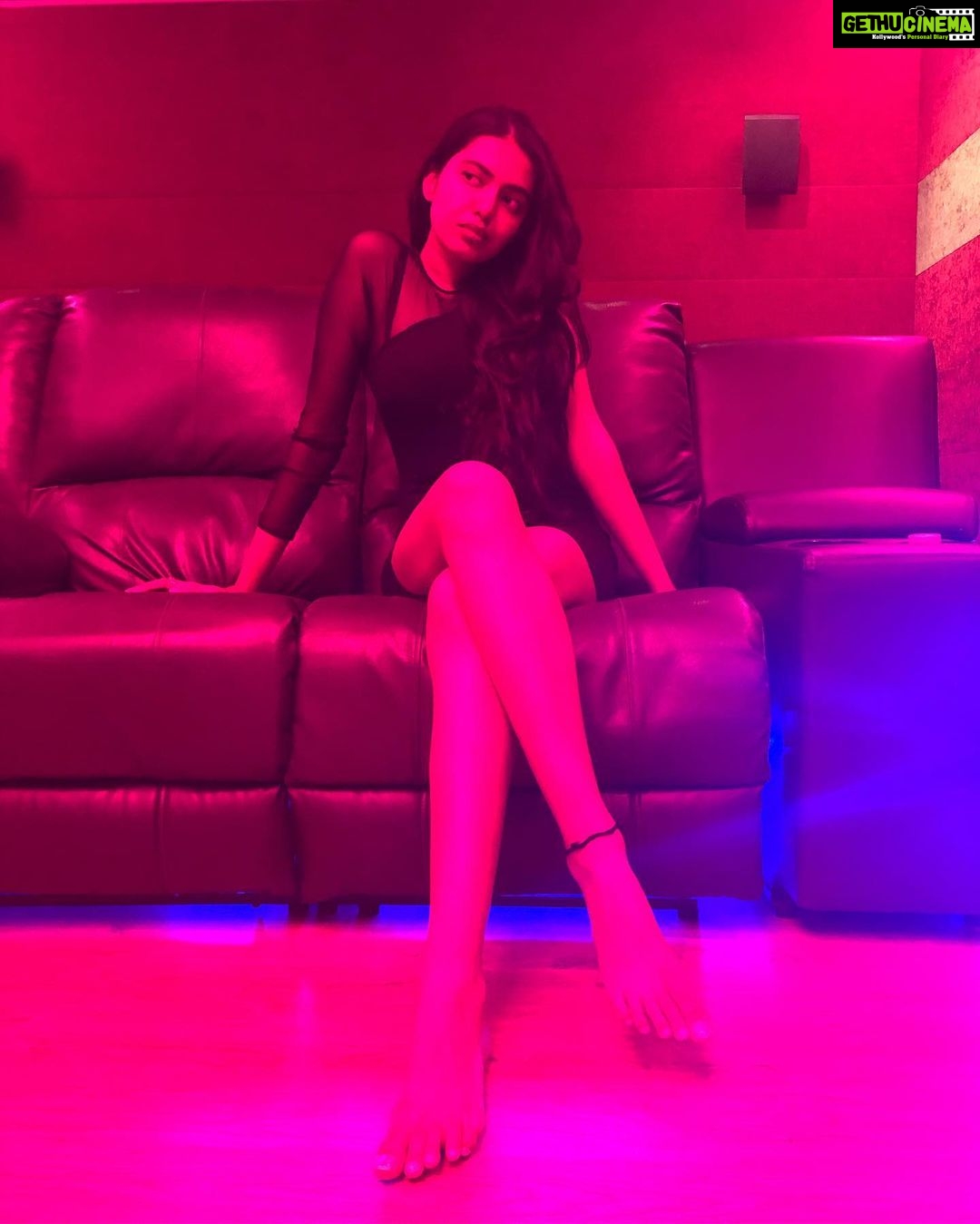 Shivani Rajashekar Instagram - So last night this happened Pc @shivathmikar @missindiaorg @vlccin @sephora_india @mojindia @rajnigandhasilverpearls #FeminaMissIndia2022 #JourneyToTheCrown #AndhraPradesh #Telangana #Tamilnadu #SouthZone #MissIndiaZones #DreamBelieveRealize #missindia2022shivani #missindia2022 #missindiashivanirajashekar #missandhrapradesh2022 #missap2022 #shivani4missindia #vlccfeminamissindia2022