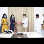 Shivani Rajashekar Instagram - On the occasion of my sister @shivathmikar ‘s Birthday today, we met honourable @ktrtrs garu and gave a donation of Rs.1 lakh each to the #CMReliefFund for #coronacrisis . Also met #talasanisrinivasyadav garu. The great work telangana government has been doing under the leadership of our #CMKCR garu inspired us to do our bit ! #stayhomestaysafe