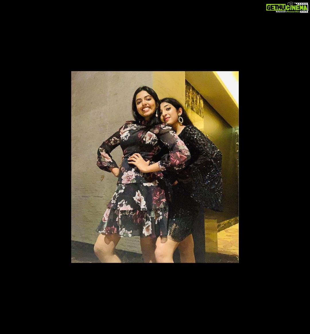 Shivani Rajashekar Instagram - 💋👯♂️💋