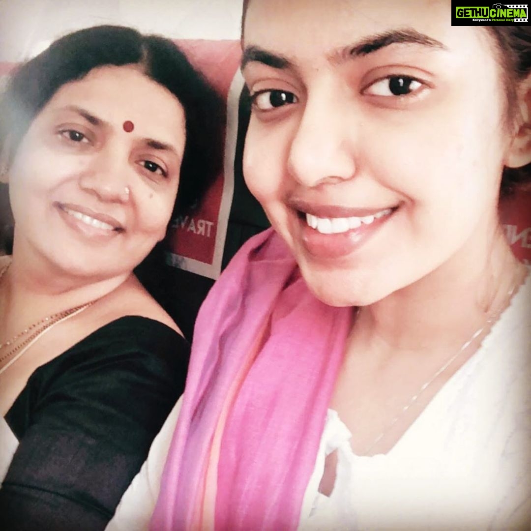 Shivani Rajashekar Instagram - @rajashekarjeevitha Love you inka too muchππππ€