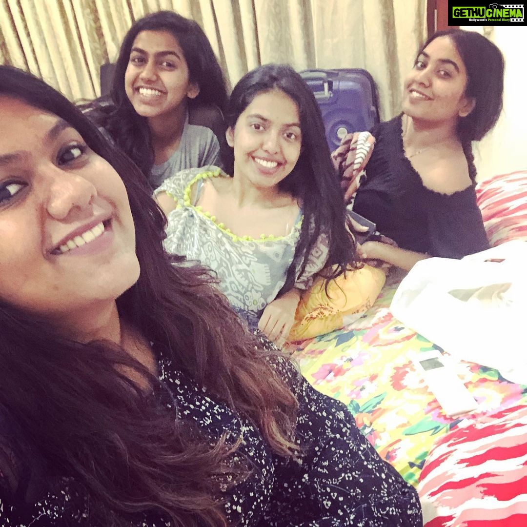 Shivani Rajashekar Instagram - With my lovuliesss ❤️