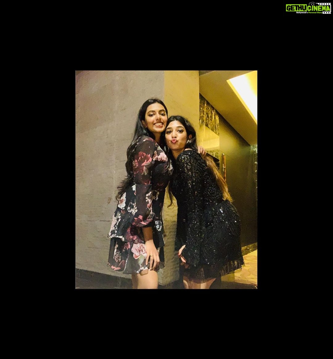 Shivani Rajashekar Instagram - 💋👯♂️💋