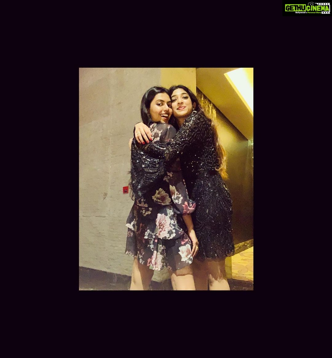 Shivani Rajashekar Instagram - 💋👯♂️💋