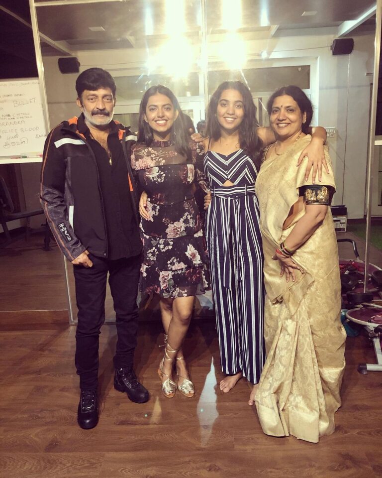Shivani Rajashekar Instagram - Happy new year to you and your family guys✨❤️😁🎊🎉 #2020 #HappyNewYear