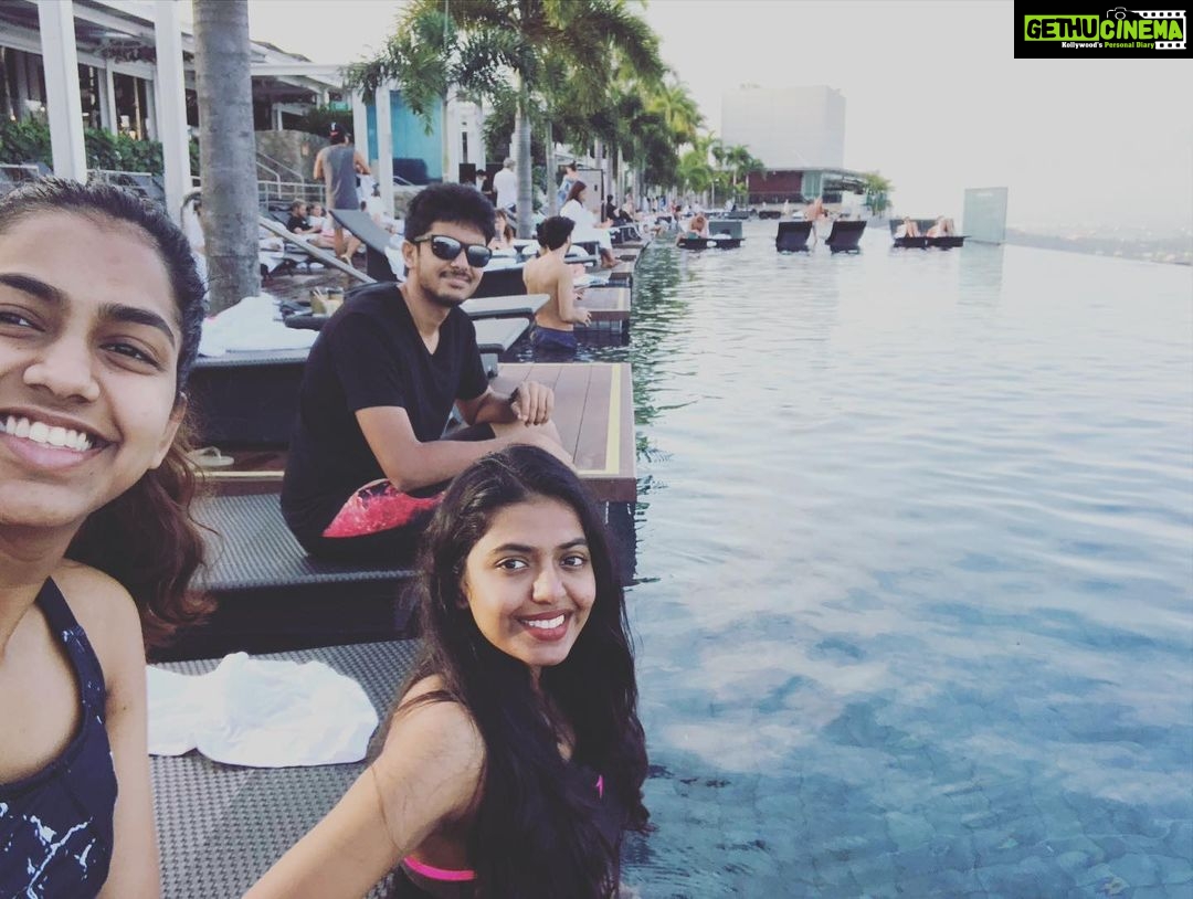Shivani Rajashekar Instagram - #TheCousinsTrip😎🙆♀️ #Singapore2019 Marina Bay Sands Hotel S'pore