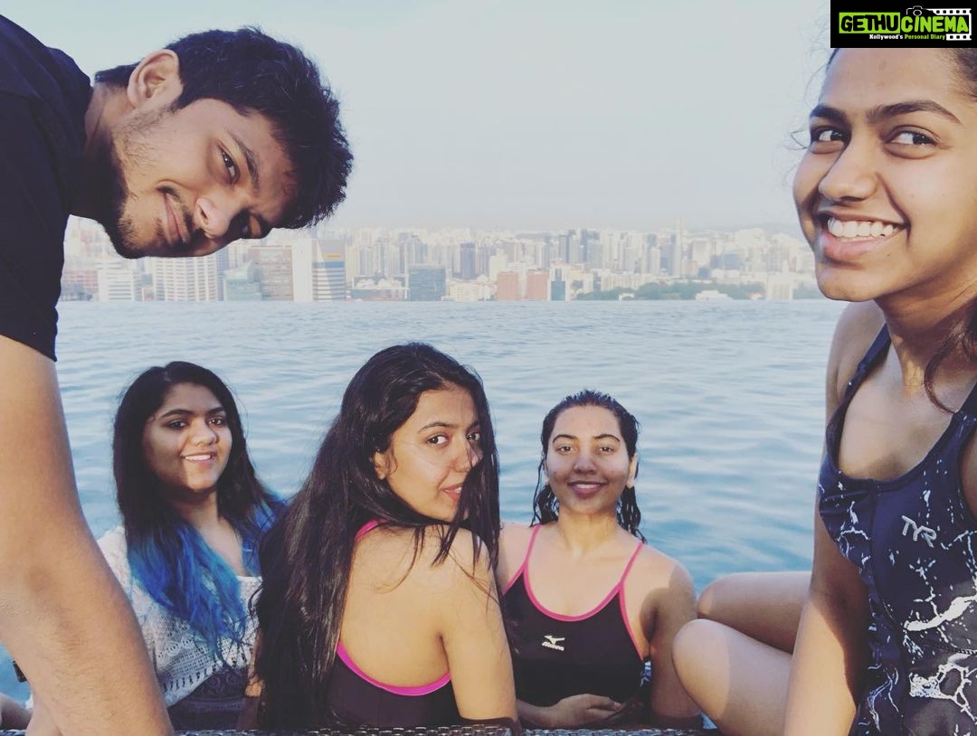 Shivani Rajashekar Instagram - #TheCousinsTrip😎🙆♀️ #Singapore2019 Marina Bay Sands Hotel S'pore