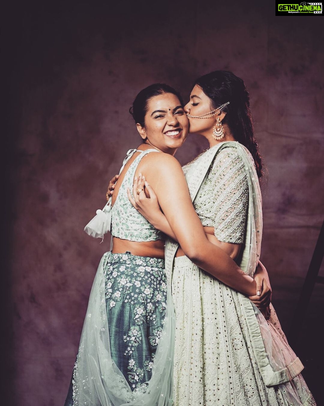 Shivani Rajashekar Instagram - Happy world siblings day pichi pilla @shivathmikar ❤️😘❤️