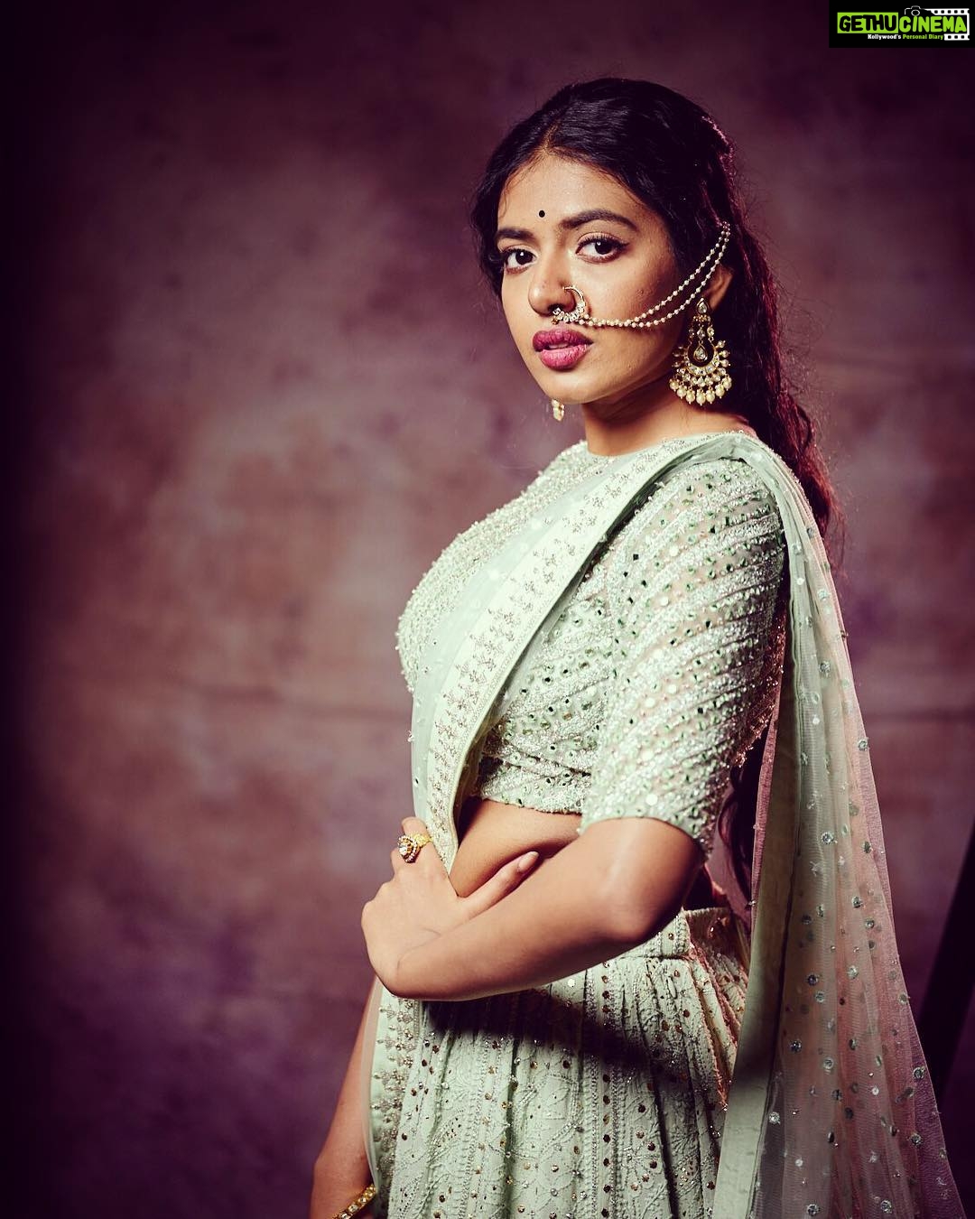 Shivani Rajashekar Instagram - For @teach_for_change powered by @livlifehospitals Outfit: @varunchakkilam Makeup: #durgababu Hair: @hairstylistravi Jewellery: @hiyajewellers Footwear: @chinar_by_alisha Styled by @officialanahita Photo: @shreyansdungarwal Decor: @minttusarna Luxury partner: @parkhyatthyderabad #PegaTeachForChange #TeachForChange