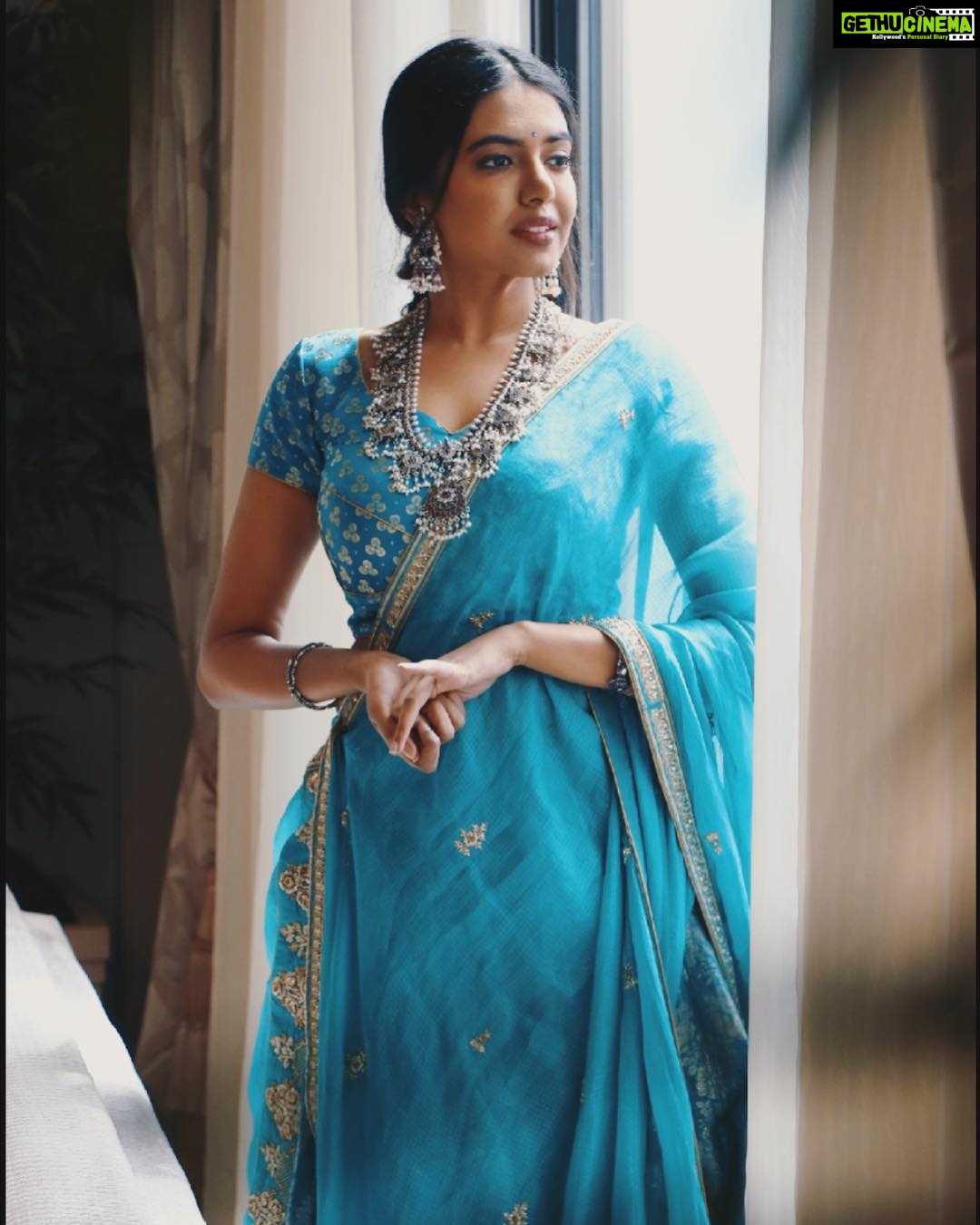 Shivani Rajashekar Instagram - 🦋🦋🦋 Wearing @sailesh_singhania Hair and makeup @salomirdiamond Jewellery @orafojewels Styled by @shefalideora_