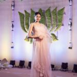 Shivani Rajashekar Instagram - Tbt family wedding diaries Wearing @taavareclothing Styled by @shefalideora_ @sandhya__sabbavarapu Pc @epics_by_avinash