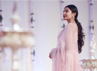 Shivani Rajashekar Instagram - #tbt family weddings❤️ Wearing- @taavareclothing Styled by @shefalideora_ @sandhya__sabbavarapu Pc @epics_by_avinash