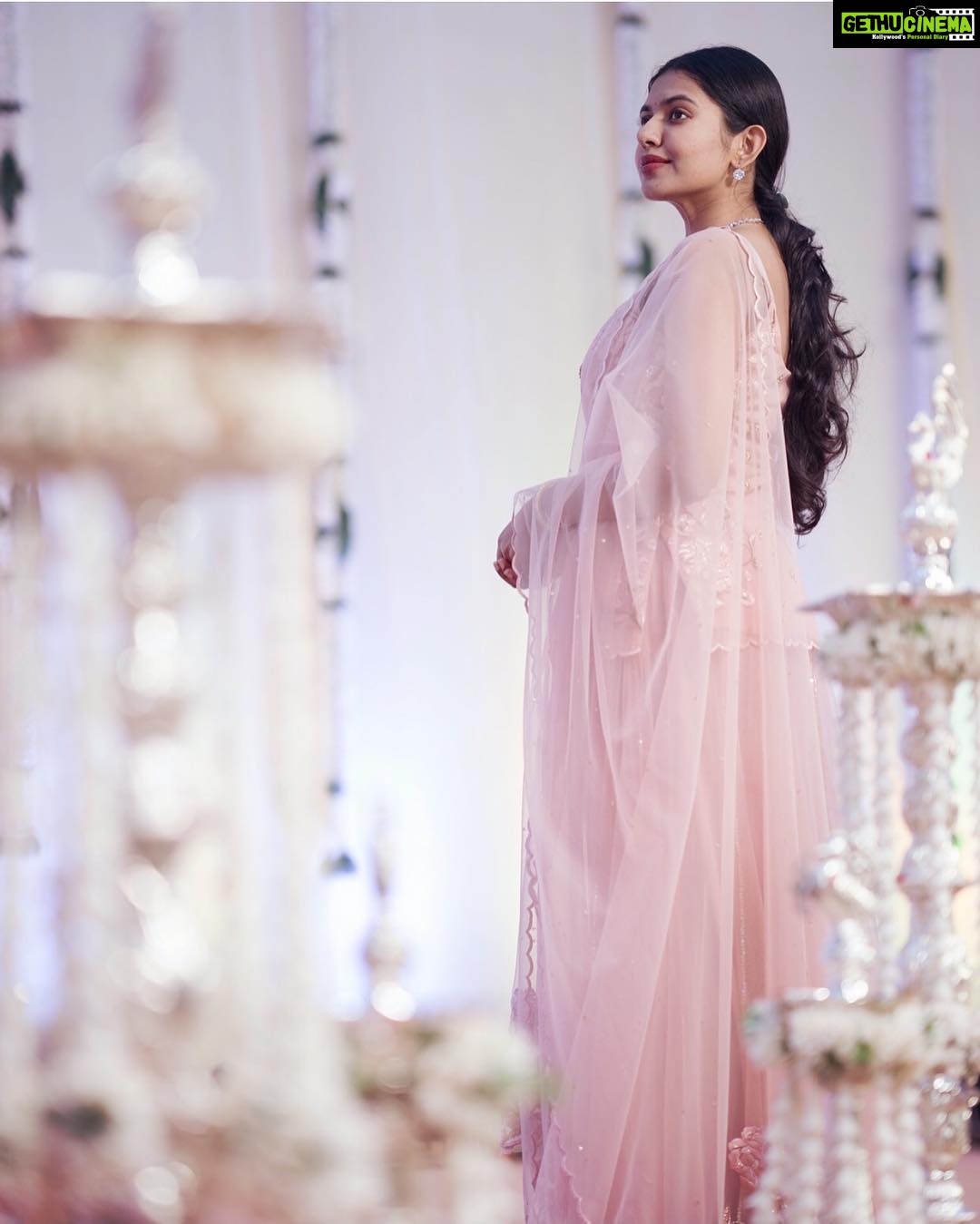 Shivani Rajashekar Instagram - #tbt family weddings❤️ Wearing- @taavareclothing Styled by @shefalideora_ @sandhya__sabbavarapu Pc @epics_by_avinash