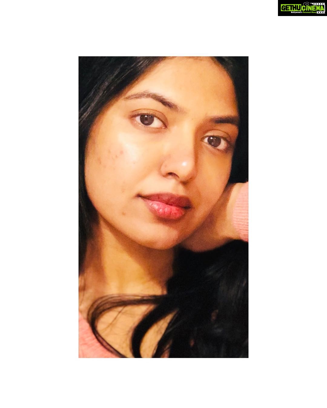 Shivani Rajashekar Instagram - 🌸🌸🌸