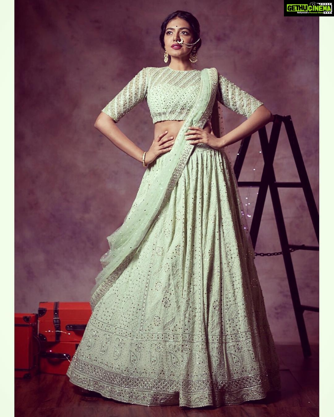 Shivani Rajashekar Instagram - For @teach_for_change powered by @livlifehospitals Outfit: @varunchakkilam Makeup: #durgababu Hair: @hairstylistravi Jewellery: @hiyajewellers Footwear: @chinar_by_alisha Styled by @officialanahita Photo: @shreyansdungarwal Decor: @minttusarna Luxury partner: @parkhyatthyderabad #PegaTeachForChange #TeachForChange