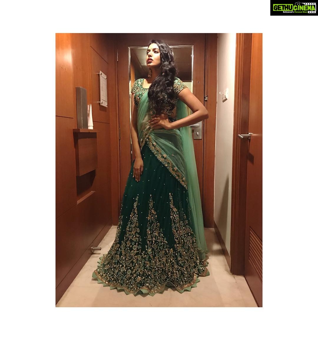 Shivani Rajashekar Instagram - ✨ Wearing- @mugdhaartstudio @sashivangapallicouture ❤️ Pc- you know who 🤷🏻♀️ @shivathmikar 💋