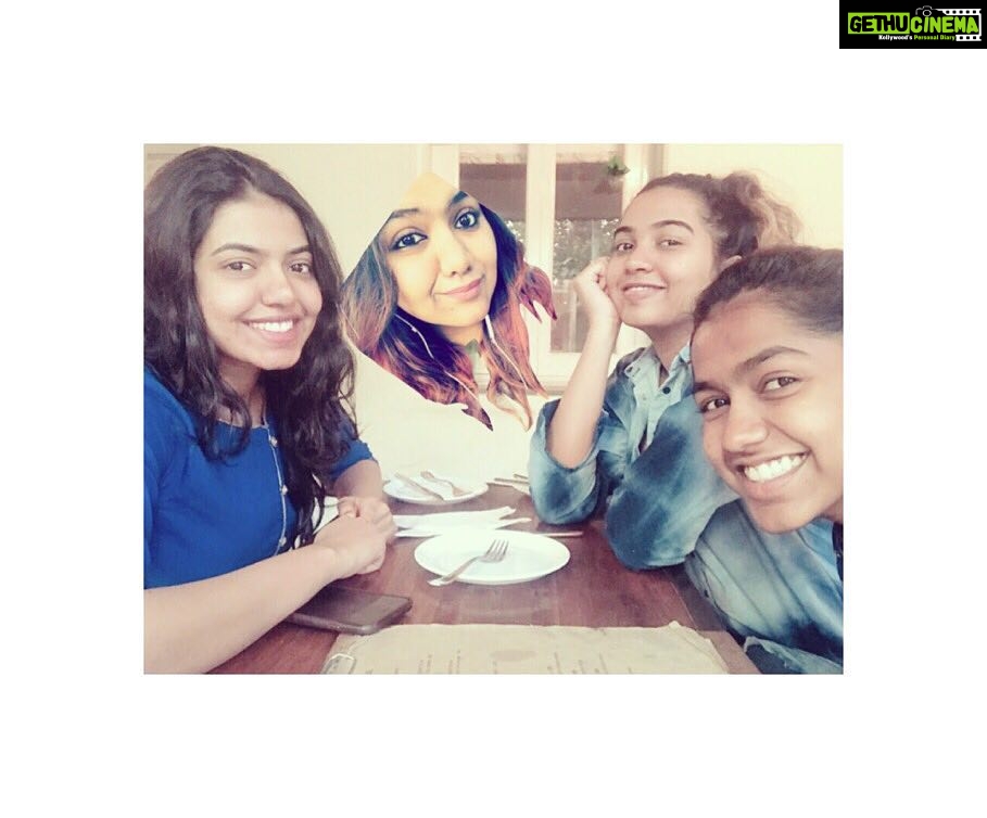 Shivani Rajashekar Instagram - Coz we REALLY MISS YOU @shriyaguna 😂👭👭❤️ For photo editing tutorial dm @shivathmikar 🤣