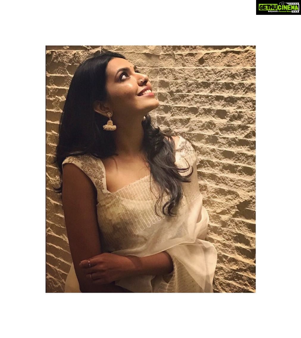 Shivani Rajashekar Instagram - Tbt The #chaysam wedding reception night ! 🙂 Pc- Pappa ❤️ #Rajasekhar Styling credits- sweetheart @sashivangapallicouture