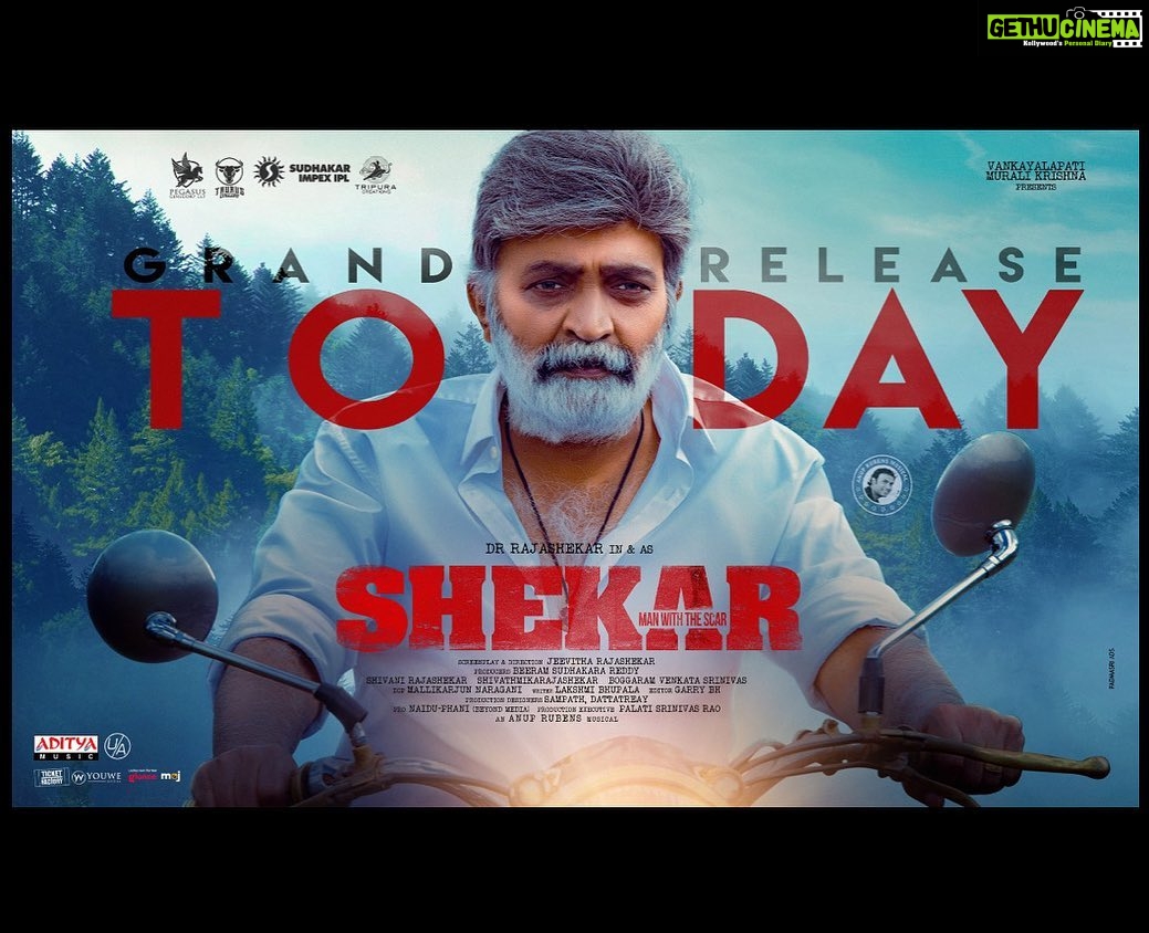 Shivani Rajashekar Instagram - And our Baby #Shekar is all yours now !!! Please do watch it in theatres near you ,Iβm sure you wonβt be disappointed! Please keep loving ,supporting and blessing us as always πππ #shekaronmay20 #rajashekar #drrajashekar #jeevitharajashekar #shivathmikarajashekar #shivanirajashekar