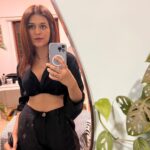 Shraddha Das Instagram - Good hair days 🖤 with @littleshimmer #hairgoals #shraddhadas Mumbai, Maharashtra
