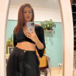 Shraddha Das Instagram - Good hair days 🖤 with @littleshimmer #hairgoals #shraddhadas Mumbai, Maharashtra