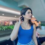 Shraddha Das Instagram - Airport diaries..✈️ Hyderabad bound 🦋 Jewellery : @blingvine Bag : @accessorizeindiaofficial #aerolook #shraddhadas Mumbai, Maharashtra