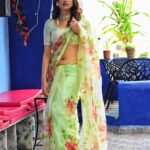 Shraddha Das Instagram - Designer: @paaprikastore @reach.swetha PR: @manalirawat Jewellery: @blingvine Styling : @artbyavnee , @thewandermannequin Hair : @artist_alka Location courtesy : @mumbaicoworking 📸 @snehzala #saree #floral #vintage #shraddhadas Mumbai Coworking