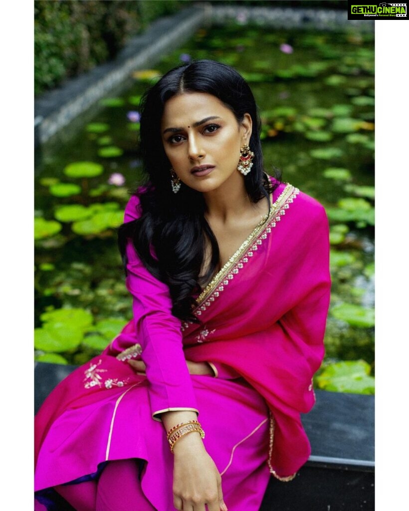 Shraddha Srinath Instagram - Shot by @clintsoman Hair and make up @romithokchom Outfit- @raw_mango Jewelry- @bcos_its_silver Stylist - @simrankhera5 @styledbyayushidixit Footwear - @stevemaddenindia @stevemadden Managed by @vidhyaabreddy @kettlesstudios